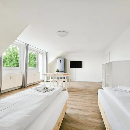 Raj Living - Monteurwohnungen - 3 Schlafzimmer - Kueche - Balkon - Waschmaschine - 25 Min Zur Messe Dus *