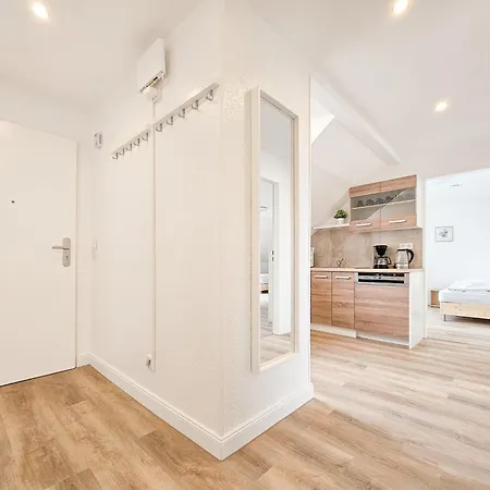 Tolstov - Monteurwohnungen - 3 Schlafzimmer - Kueche - Balkon - Waschmaschine - 25 Min Zur Messe Dus Apartamento Heiligenhaus