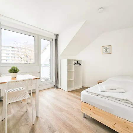 Tolstov - Monteurwohnungen - 3 Schlafzimmer - Kueche - Balkon - Waschmaschine - 25 Min Zur Messe Dus Apartamento Heiligenhaus