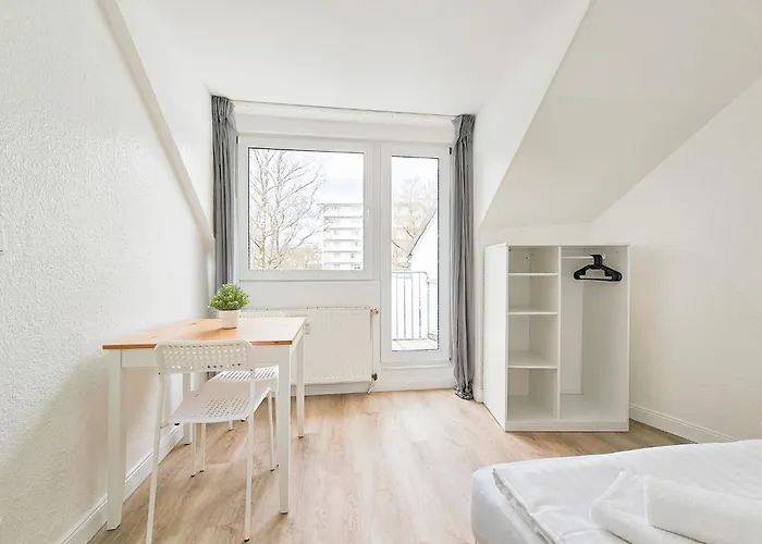 Tolstov - Monteurwohnungen - 3 Schlafzimmer - Kueche - Balkon - Waschmaschine - 25 Min Zur Messe Dus Appartement