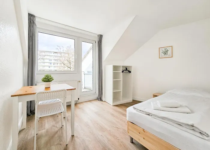 Tolstov - Monteurwohnungen - 3 Schlafzimmer - Kueche - Balkon - Waschmaschine - 25 Min Zur Messe Dus