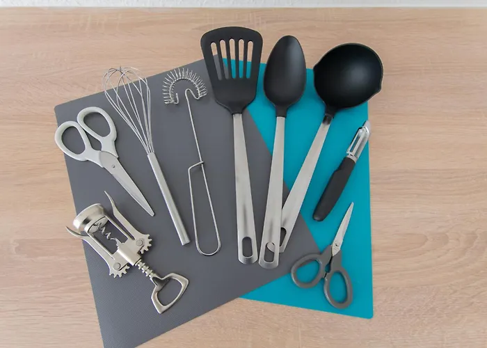 Tolstov - Monteurwohnungen - 3 Schlafzimmer - Kueche - Balkon - Waschmaschine - 25 Min Zur Messe Dus Appartement *