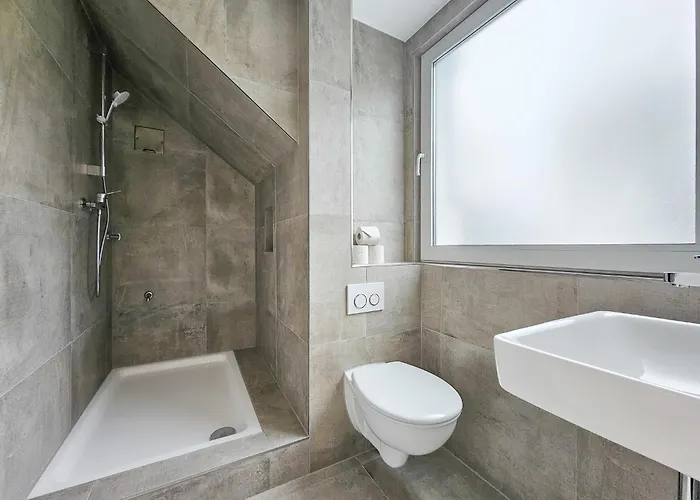 Appartement Tolstov - Monteurwohnungen - 3 Schlafzimmer - Kueche - Balkon - Waschmaschine - 25 Min Zur Messe Dus